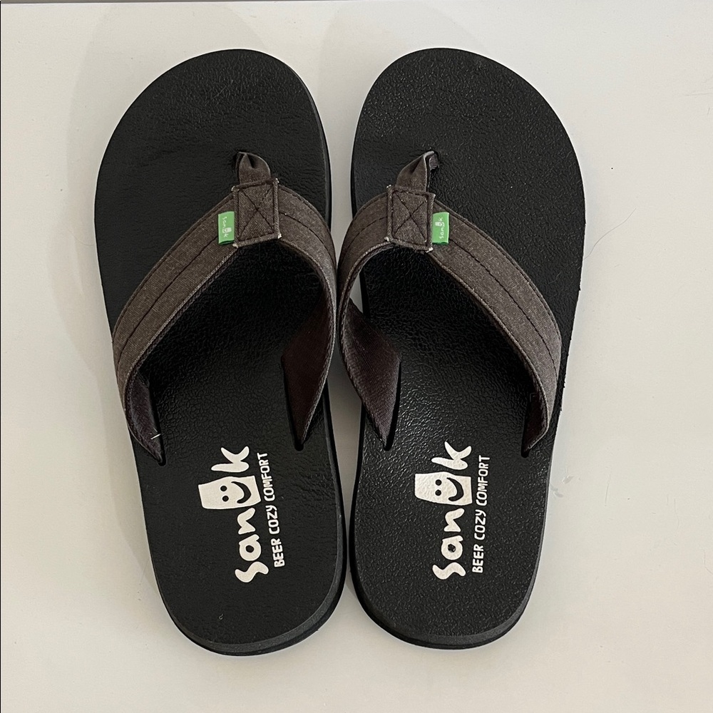 Sanuk Men’s Black and Brown Flip Flops